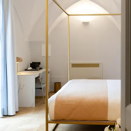 Palazzo Zimara Boutique Hotel *