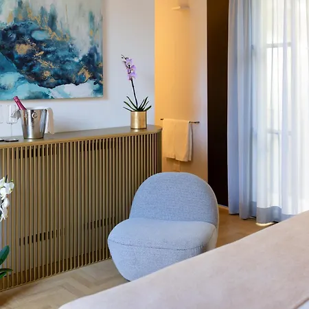Palazzo Zimara Boutique Hotel *