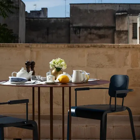 Palazzo Zimara Boutique Hotel *