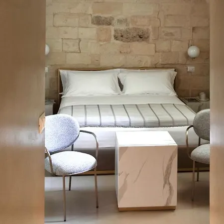 Palazzo Zimara Boutique Hotel *